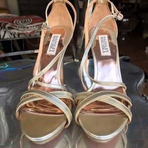 Beautiful Gold Leather Badgley Mischka Heels, Size 8M. Excellent condition!